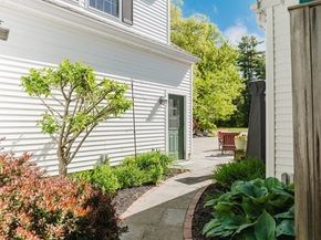 22 Allen St, Marion MA 02738