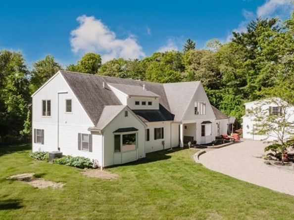 22 Allen St, Marion MA 02738