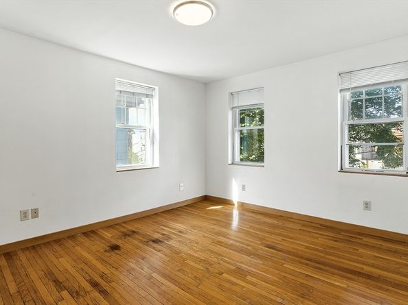 17 Suffolk St, Chelsea MA 02150