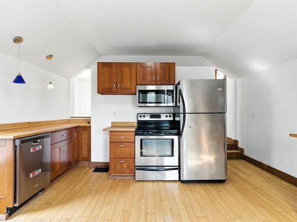 17 Suffolk St, Chelsea MA 02150