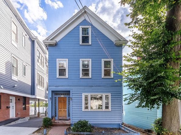 17 Suffolk St, Chelsea MA 02150