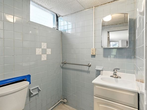 17 Suffolk St, Chelsea MA 02150
