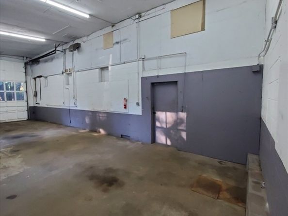 851 Lancaster St, Leominster MA 01453