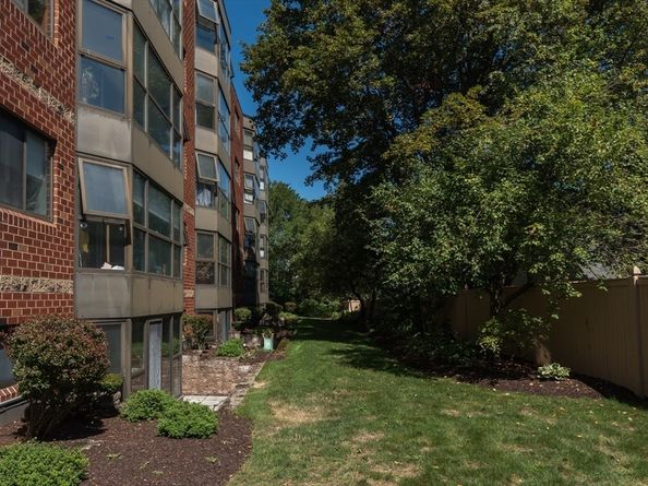 975 Massachusetts Ave 102, Arlington MA 02476