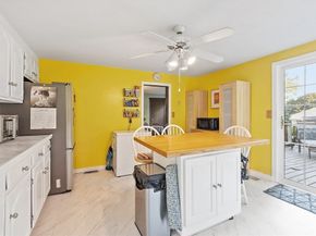 18 Brown St, Leicester MA 01611