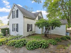 18 Brown St, Leicester MA 01611