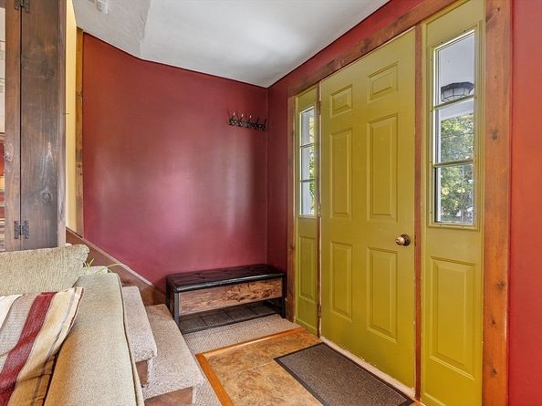 18 Brown St, Leicester MA 01611