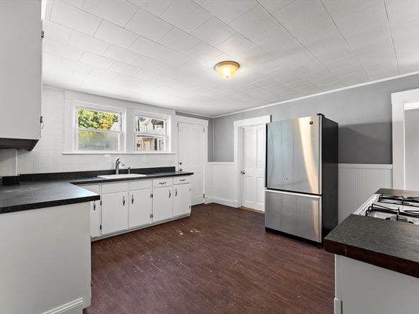 211 Burrill St, Swampscott MA 01907