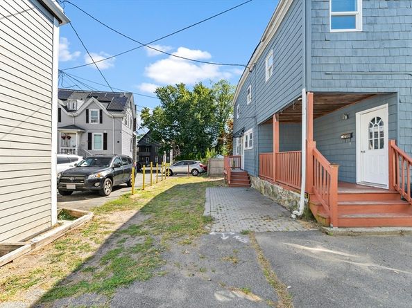 211 Burrill St, Swampscott MA 01907