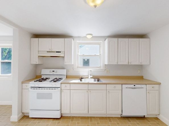 126-128 Washington Ave, Waltham MA 02453