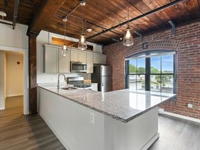 55 Sterling St 306, Clinton MA 01510