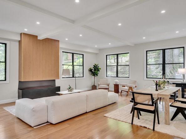 16 Summit St 16R, Newton MA 02458