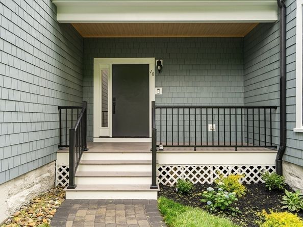 16 Summit St 16R, Newton MA 02458