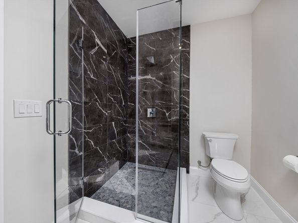 16 Summit St 16R, Newton MA 02458
