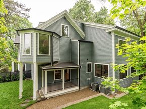 16 Summit St 16R, Newton MA 02458