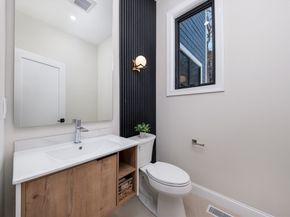 16 Summit St 16R, Newton MA 02458