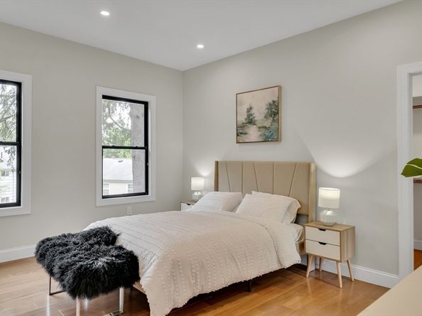16 Summit St 16R, Newton MA 02458
