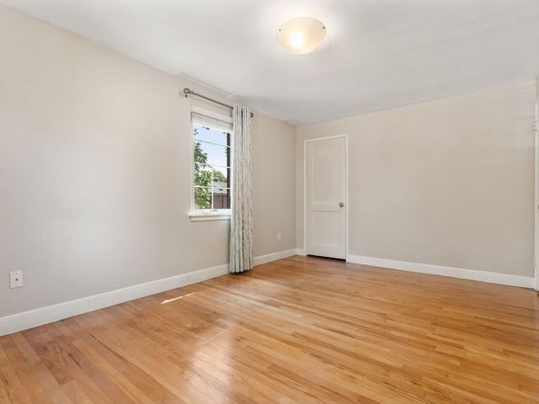 57 Pierce Rd 57, Watertown MA 02472