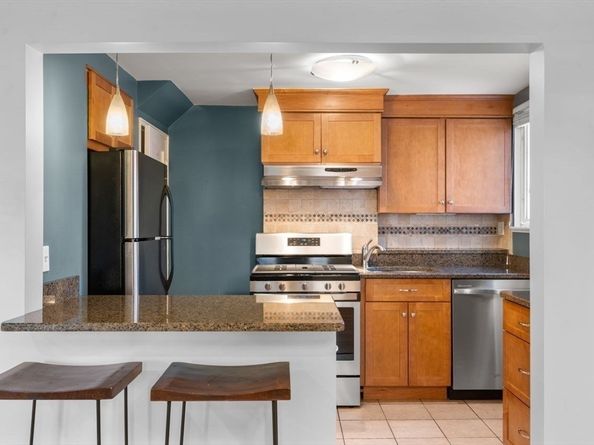 57 Pierce Rd 57, Watertown MA 02472