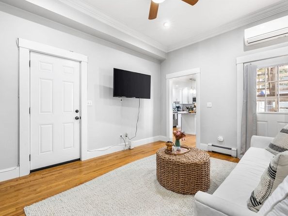 73 G St 2, Boston MA 02127