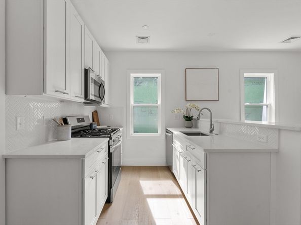 222 Columbia 2, Cambridge MA 02139
