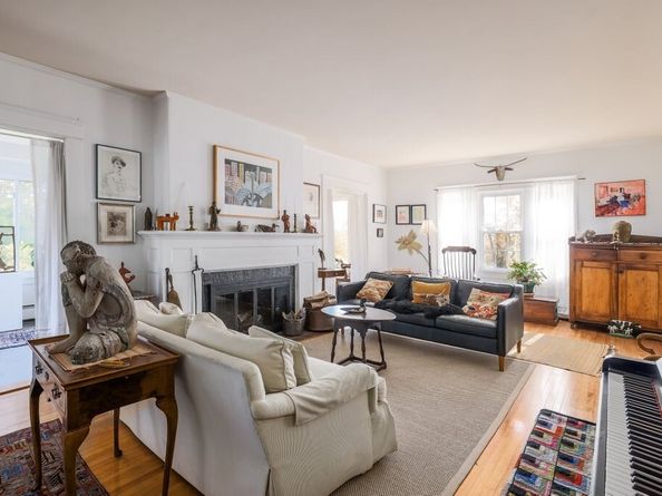 11 Ardlock Pl, Dudley MA 01571