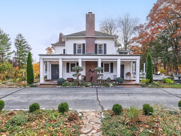 11 Ardlock Pl, Dudley MA 01571