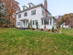 11 Ardlock Pl, Dudley MA 01571