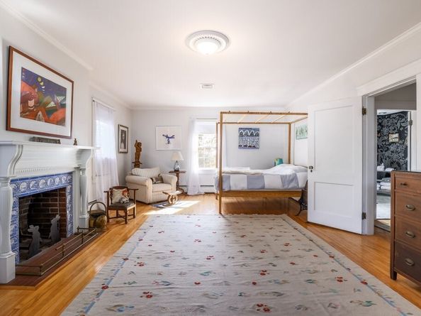 11 Ardlock Pl, Dudley MA 01571