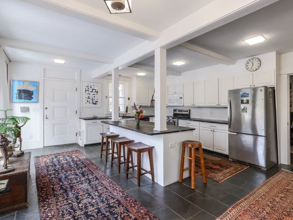 11 Ardlock Pl, Dudley MA 01571