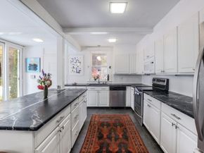 11 Ardlock Pl, Dudley MA 01571