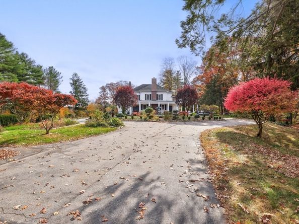 11 Ardlock Pl, Dudley MA 01571