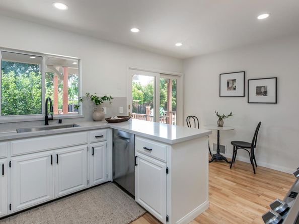 743 Santa Rita Avenue, Los Altos CA 94022