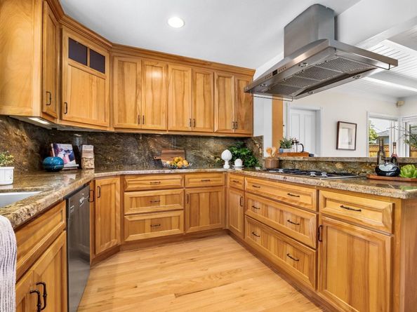 2 Ortalon Avenue, Santa Cruz CA 95060
