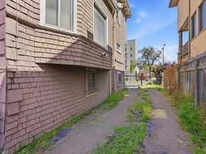 881 W Macarthur Boulevard, Emeryville CA 94608