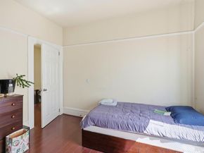 881 W Macarthur Boulevard, Emeryville CA 94608