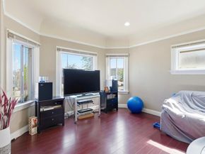 881 W Macarthur Boulevard, Emeryville CA 94608