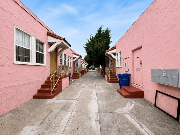 Foothill, Oakland CA 94605