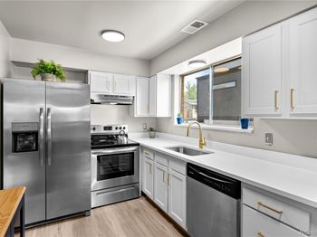 2323-2325 W 41st Avenue