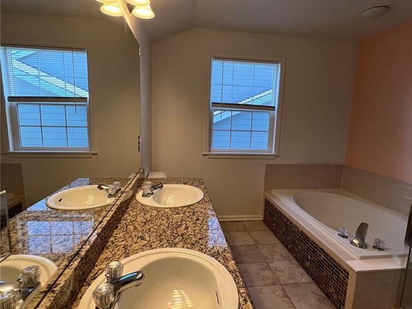 Undisclosed Address #9577156, Aurora CO 80016