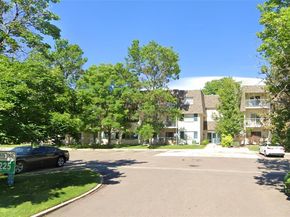 2225 S Jasmine Street 207, Denver CO 80222