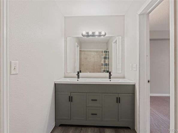 983 S Zeno Way, Aurora CO 80017