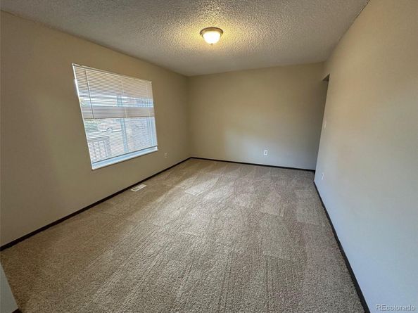 2084 S Rifle Street, Aurora CO 80013
