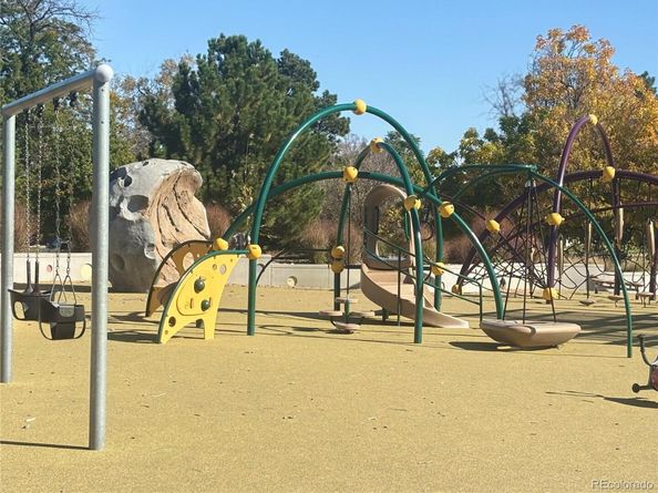 1538 Clinton Street, Aurora CO 80010