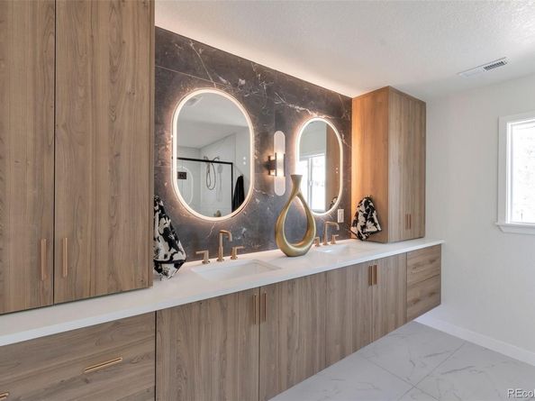 4055 S Niagara Way, Denver CO 80237