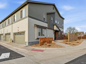 19585 E Sunset Circle, Aurora CO 80015