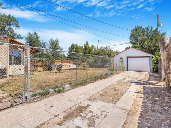 2086 Elmira Street, Aurora CO 80010