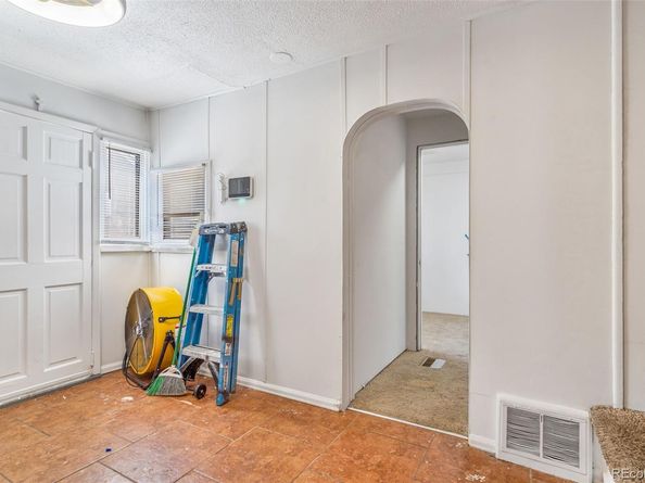 2086 Elmira Street, Aurora CO 80010