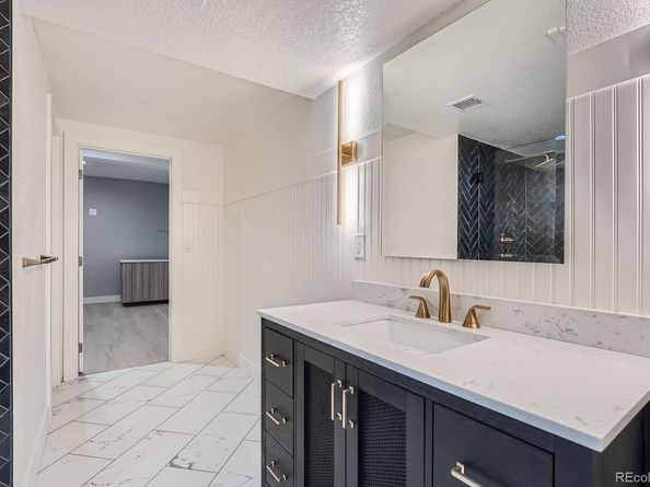 7400 S Genoa Circle, Centennial CO 80016