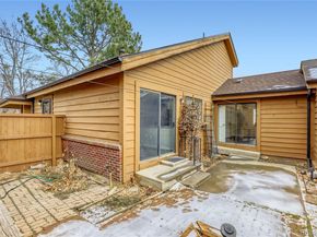 204 S Eagle Circle, Aurora CO 80012